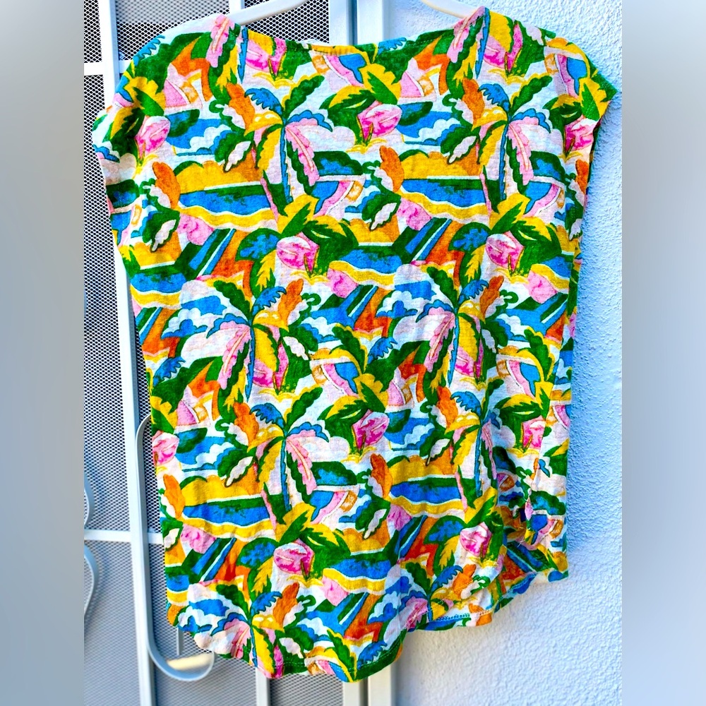 C&C California Colorful Linen Top with Tropical Hues. Small - Picture 3 of 5